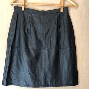 Newport News Black Leather Skirt Sz 8